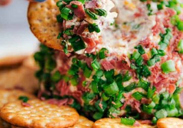 Easy Chipped Beef Cheese Ball