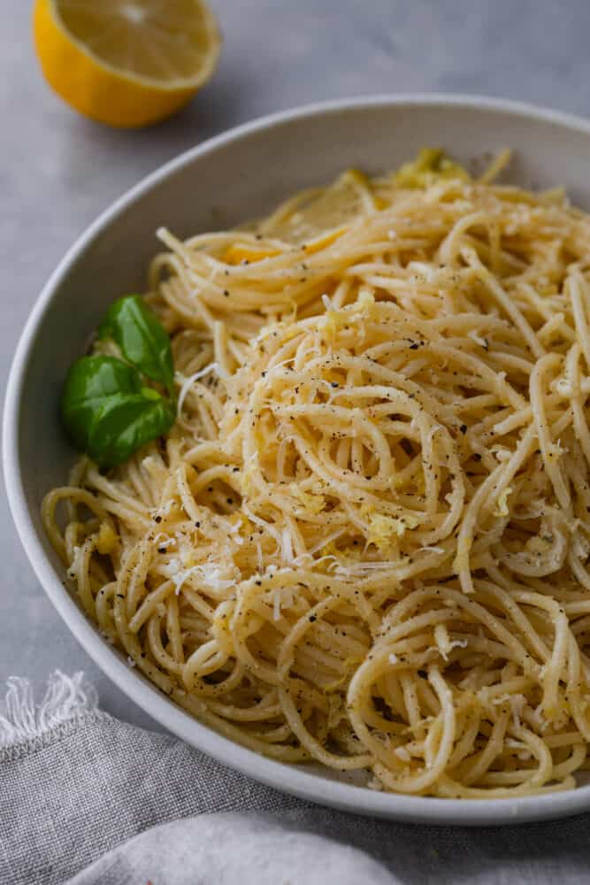 A close up on pasta al limone.