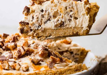 No Bake Snickers Bar Pie