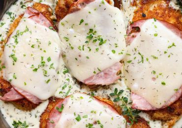 Skillet Chicken Cordon Bleu