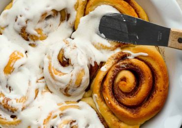 Cinnamon Roll Icing