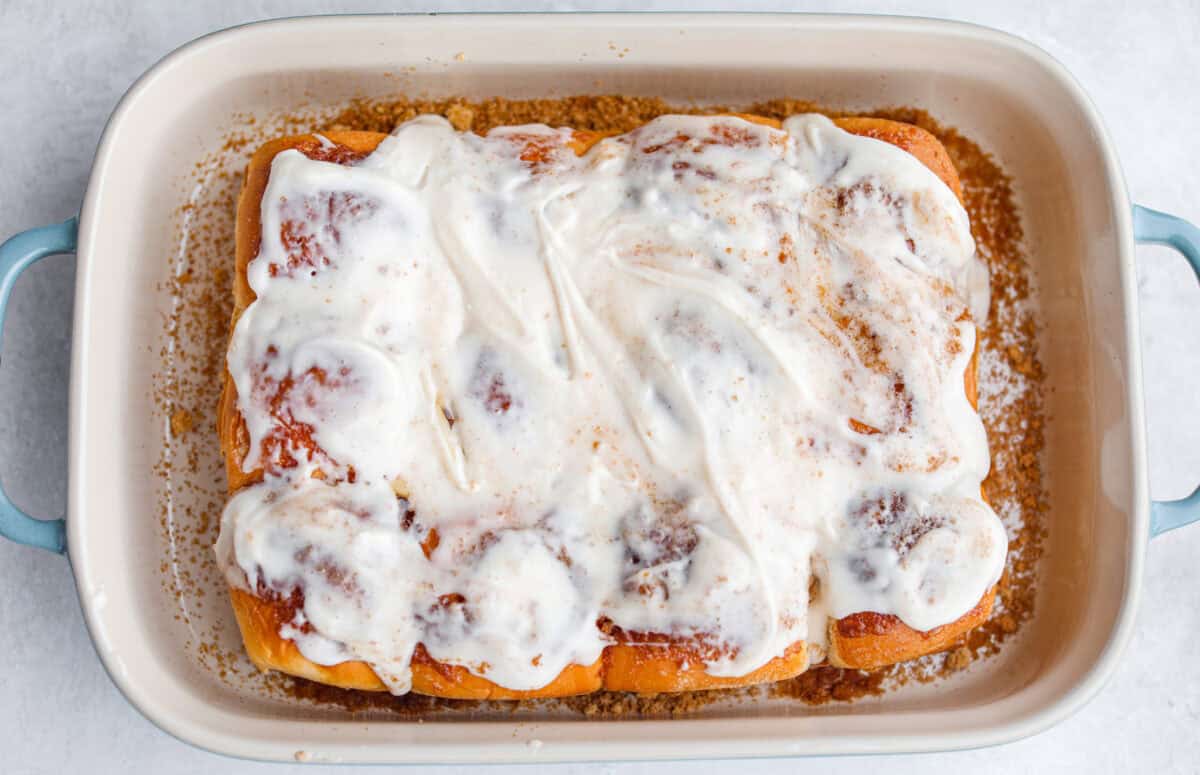Sometimes you just need warm, gooey cinnamon rolls without the hours of waiting. These Hawaiian Roll Cinnamon Rolls are the cozy little hack that brings all the cinnamon-sugar joy with half the effort. Baked Hawaiian roll cinnamon rolls topped with cream cheese frosting.