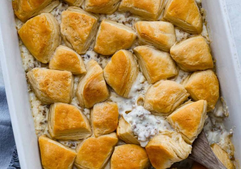 Super Easy Biscuits and Gravy Casserole
