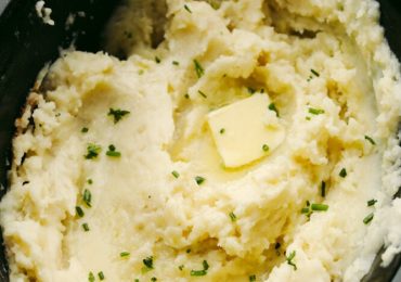 Super Easy Crockpot Mashed Potatoes