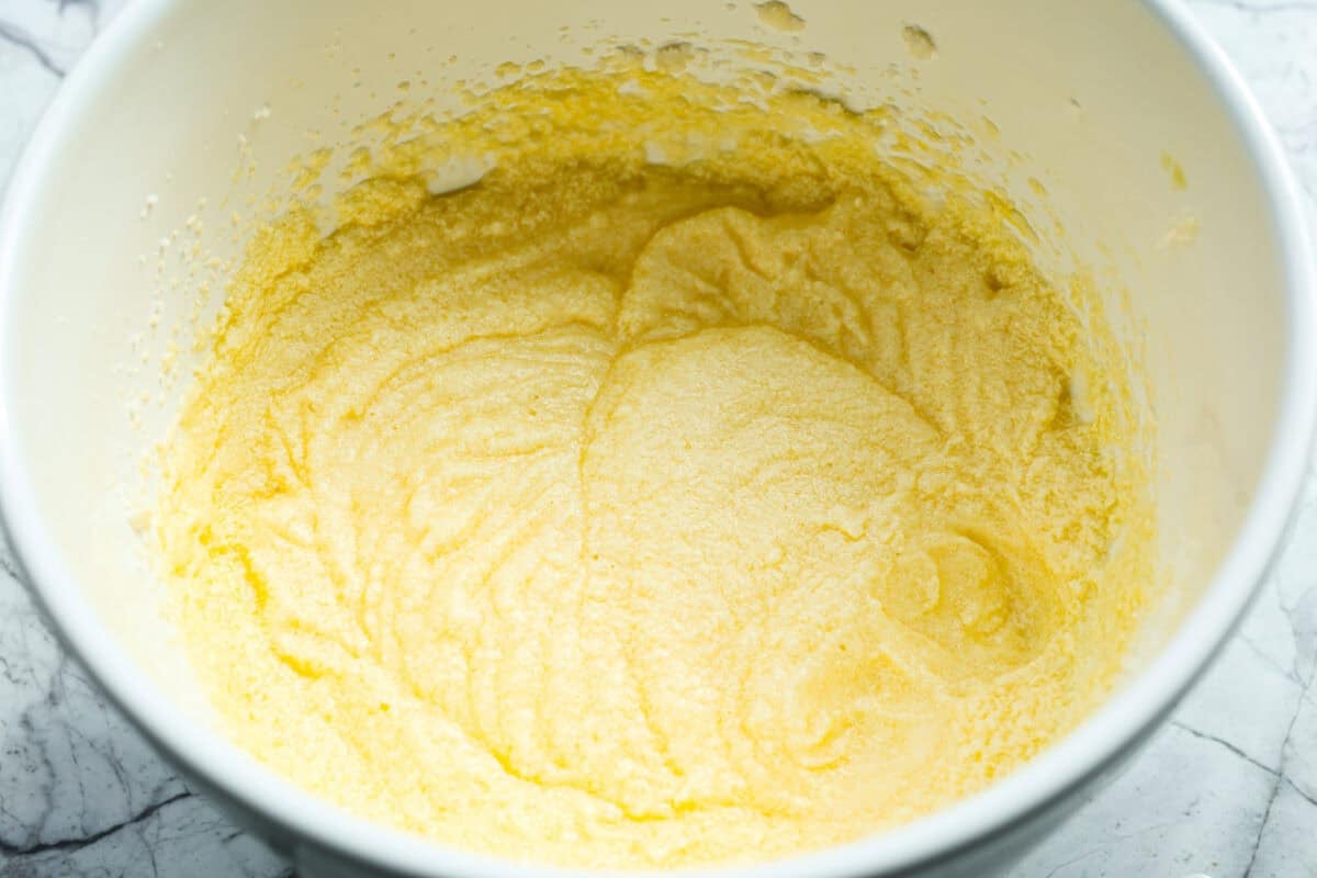 Starbucks dropped a new Chocolate Pistachio Loaf, and I was instantly obsessed. The pistachio flavor and that rich chocolate swirl had me determined to make a copycat at home so I could skip the drive-thru and bake it anytime.